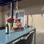 House Escape דירה *