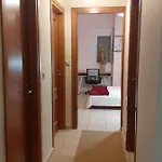 דירה House Escape